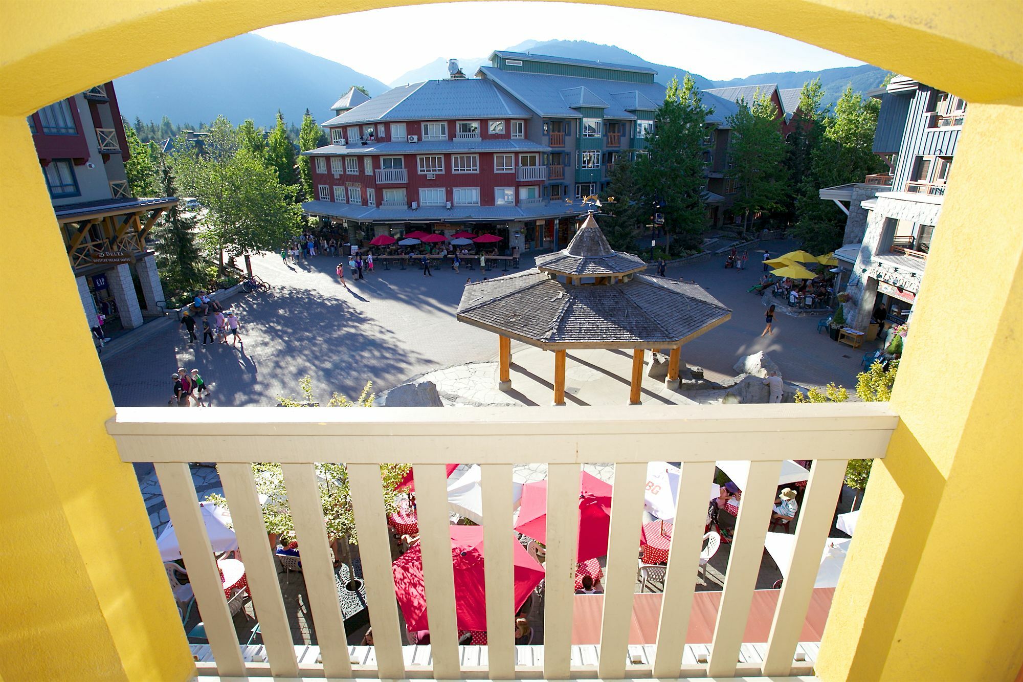 Town Plaza By Mountainview Accommodation 惠斯勒 外观 照片